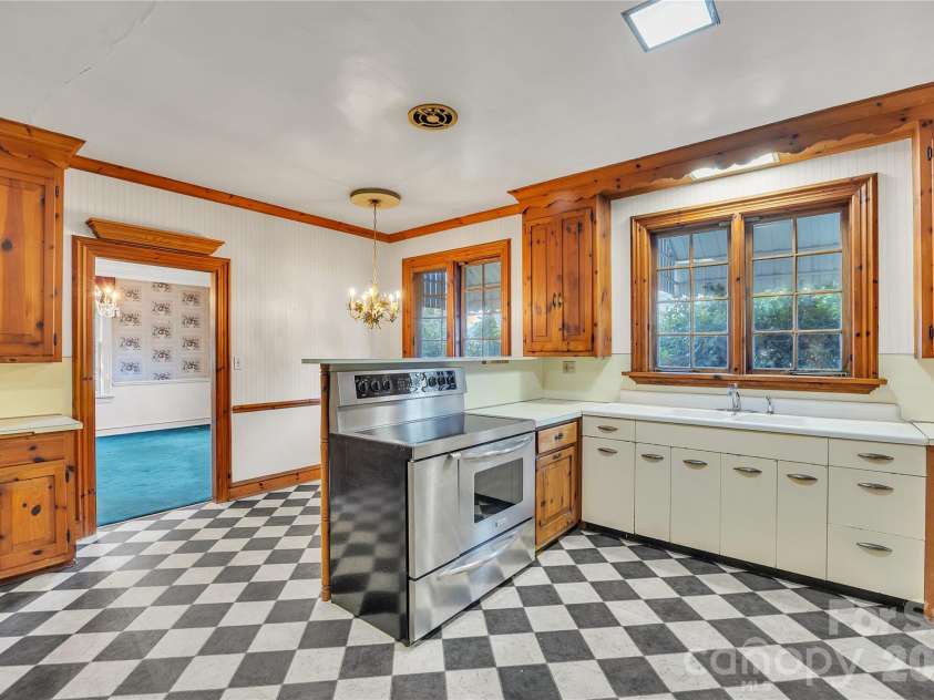 624 Mitchell Avenue, Salisbury, NC 28144.  MLS# CAR4436259, YatesRealty ID 57879. 
