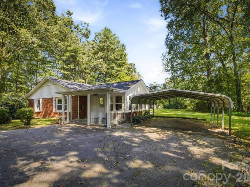 114 Fairview Road, Marion, NC 28752.  MLS# CAR4435580, YatesRealty ID 57882. 