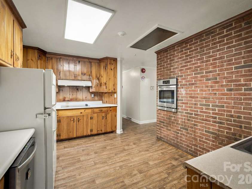 114 Fairview Road, Marion, NC 28752.  MLS# CAR4435580, YatesRealty ID 57882. 