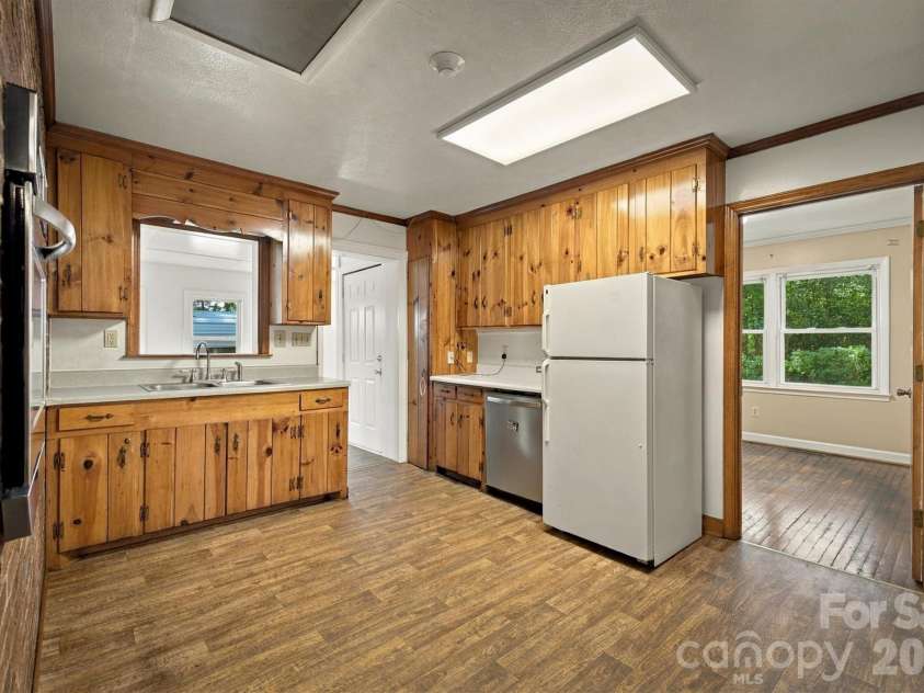 114 Fairview Road, Marion, NC 28752.  MLS# CAR4435580, YatesRealty ID 57882. 