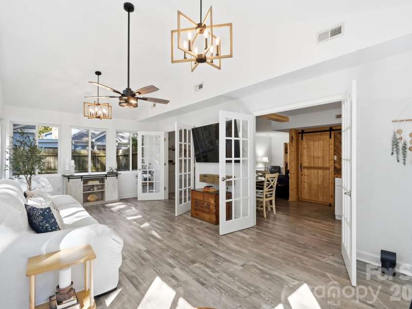 834 Winter Wood Drive, Matthews, NC 28105.  MLS# CAR4436801, YatesRealty ID 57884. 