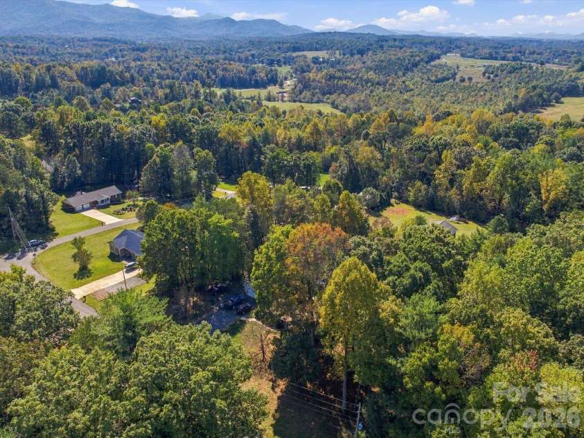4284 Oakland Drive, Morganton, NC 28655.  MLS# CAR4399559, YatesRealty ID 57886. 