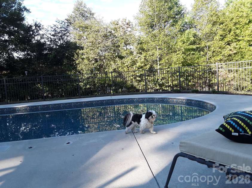 4284 Oakland Drive, Morganton, NC 28655.  MLS# CAR4399559, YatesRealty ID 57886. 