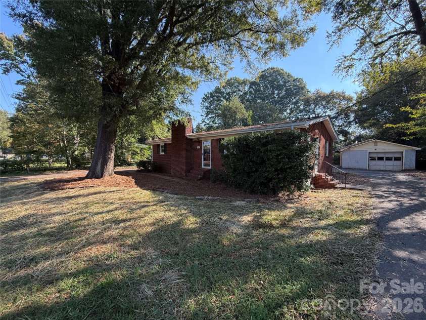 5525 Bertie Avenue, Salisbury, NC 28147.  MLS# CAR4436866, YatesRealty ID 57888. 