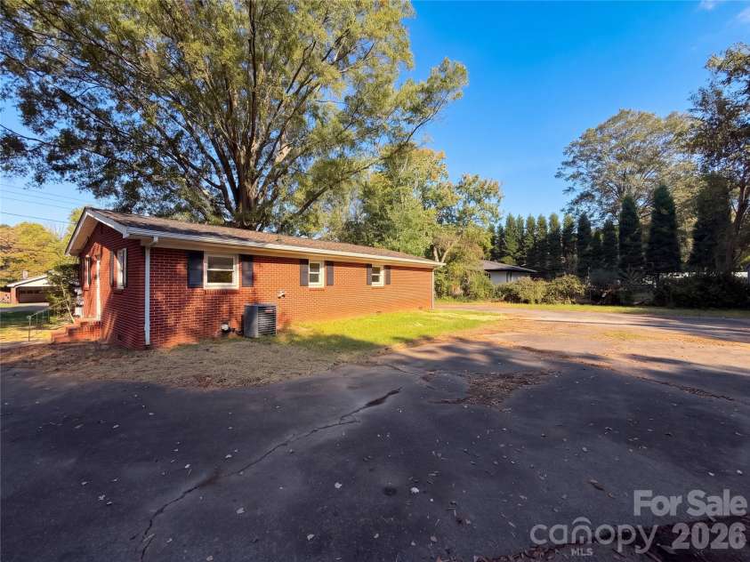 5525 Bertie Avenue, Salisbury, NC 28147.  MLS# CAR4436866, YatesRealty ID 57888. 