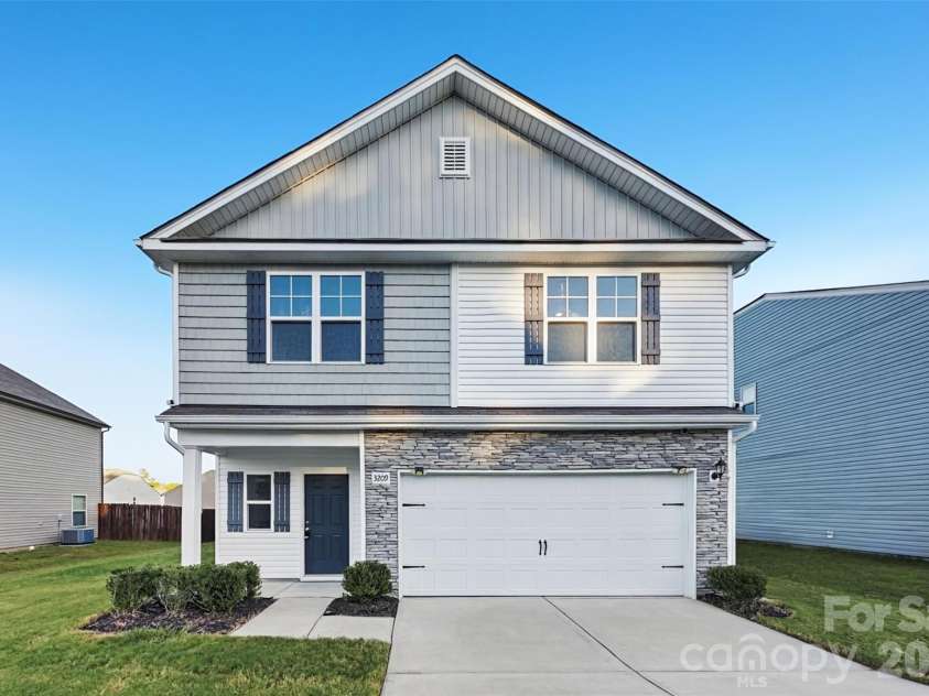 3209 Ainsley Woods Drive, Charlotte, NC 28214.  MLS# CAR4436859, YatesRealty ID 57889. 