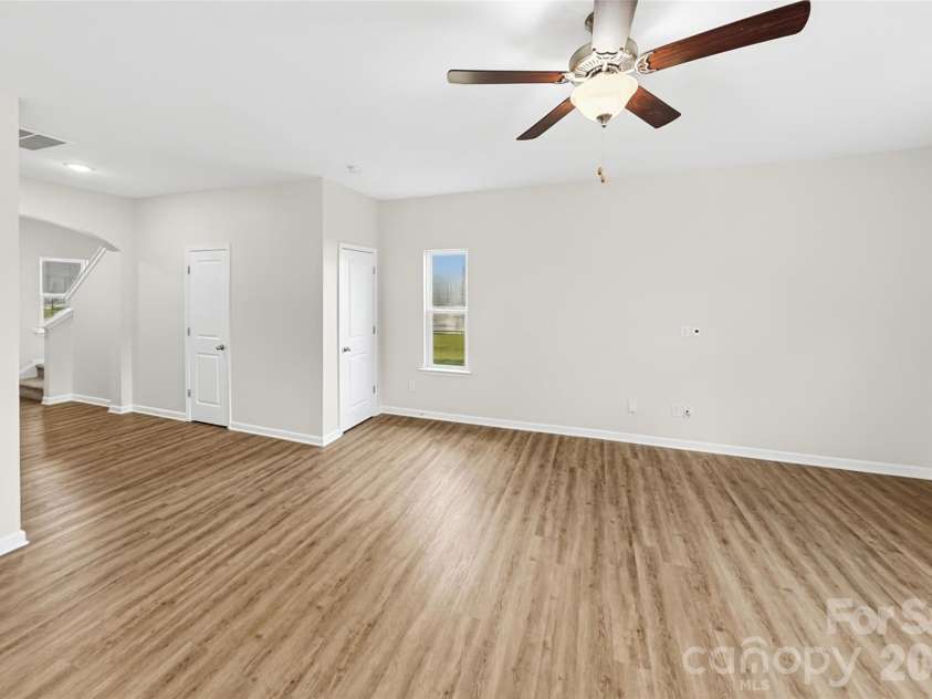 3209 Ainsley Woods Drive, Charlotte, NC 28214.  MLS# CAR4436859, YatesRealty ID 57889. 