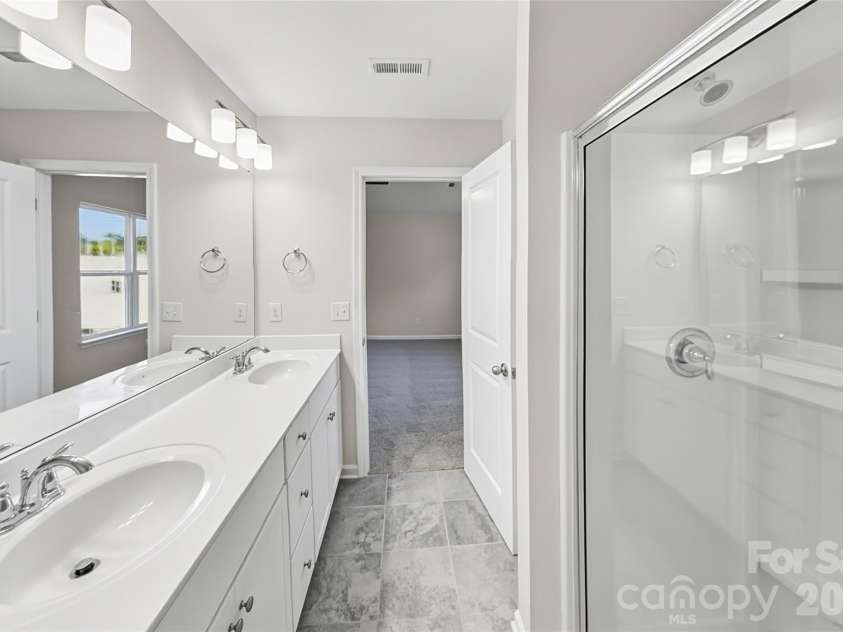 3209 Ainsley Woods Drive, Charlotte, NC 28214.  MLS# CAR4436859, YatesRealty ID 57889. 
