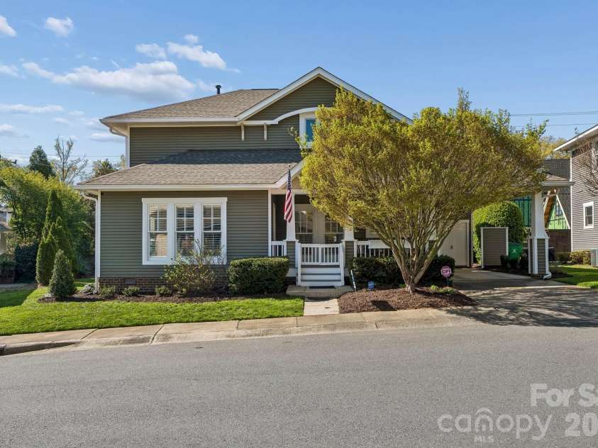 628 Olmsted Park Place, Charlotte, NC 28203.  MLS# CAR4354925, YatesRealty ID 5789. 