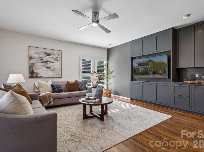 628 Olmsted Park Place, Charlotte, NC 28203.  MLS# CAR4354925, YatesRealty ID 5789. 