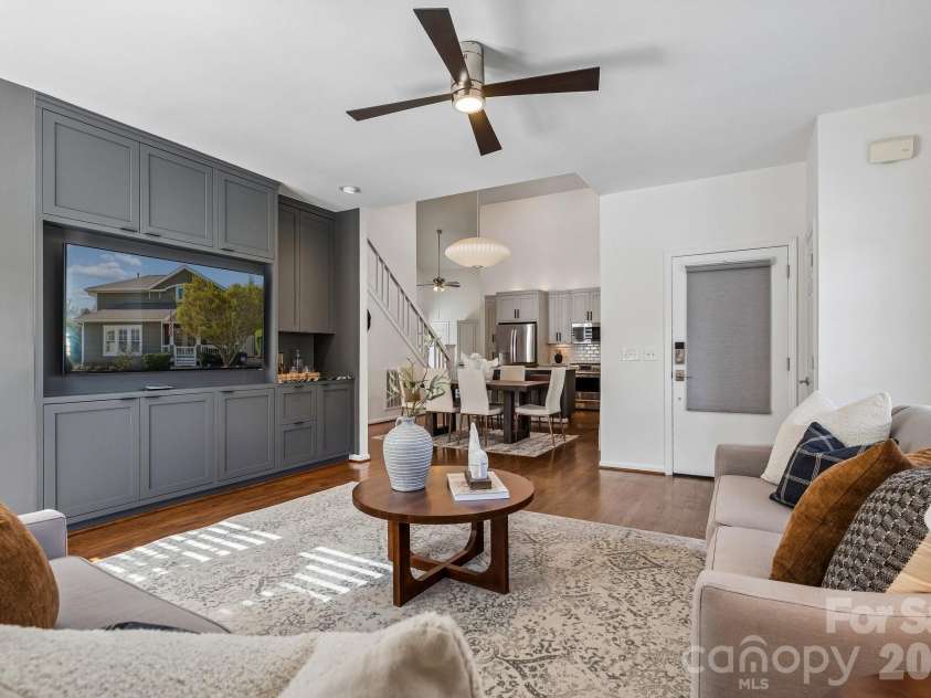 628 Olmsted Park Place, Charlotte, NC 28203.  MLS# CAR4354925, YatesRealty ID 5789. 