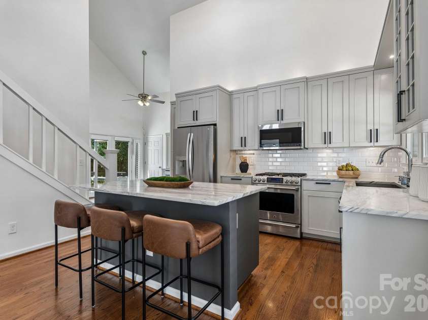 628 Olmsted Park Place, Charlotte, NC 28203.  MLS# CAR4354925, YatesRealty ID 5789. 