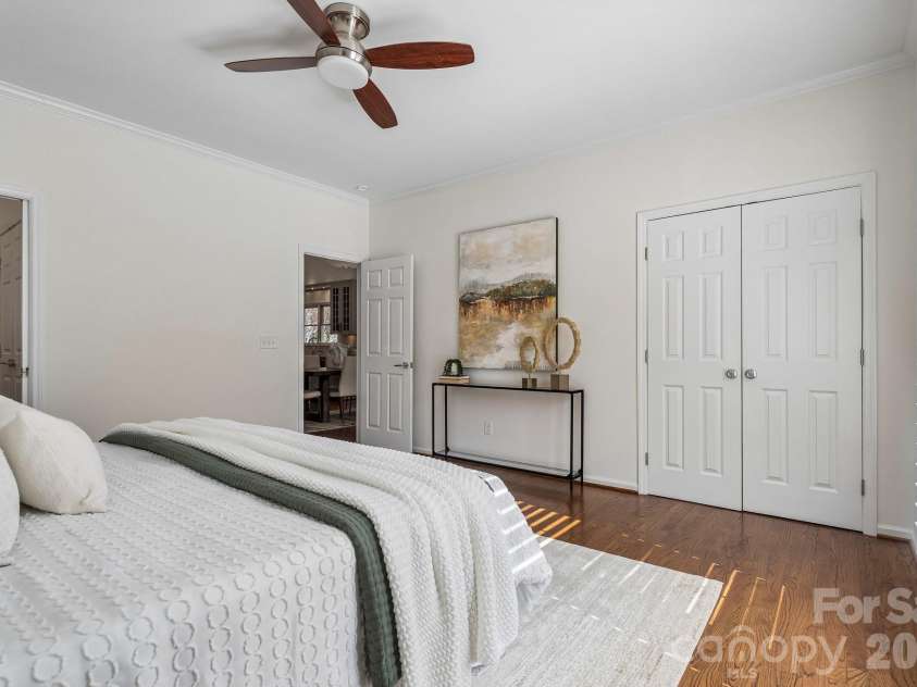 628 Olmsted Park Place, Charlotte, NC 28203.  MLS# CAR4354925, YatesRealty ID 5789. 