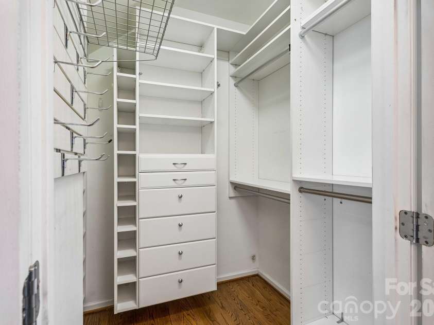 628 Olmsted Park Place, Charlotte, NC 28203.  MLS# CAR4354925, YatesRealty ID 5789. 