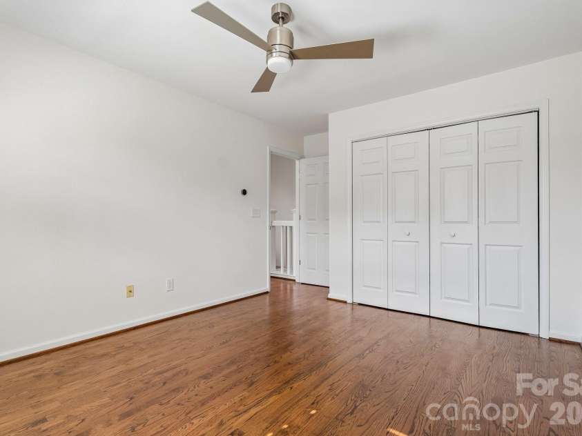 628 Olmsted Park Place, Charlotte, NC 28203.  MLS# CAR4354925, YatesRealty ID 5789. 