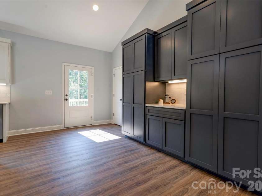 231 Hardin Circle, Grover, NC 28073.  MLS# CAR4436863, YatesRealty ID 57895. Kitchen