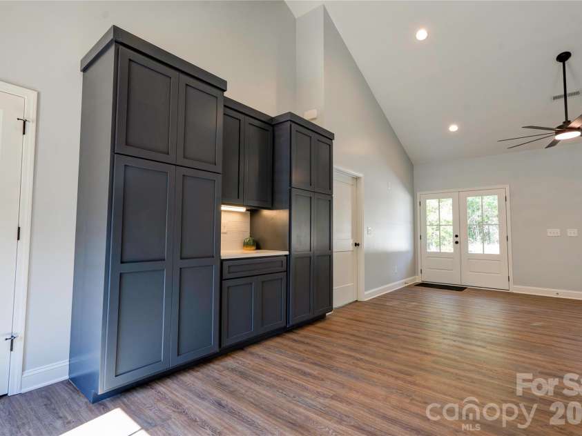 231 Hardin Circle, Grover, NC 28073.  MLS# CAR4436863, YatesRealty ID 57895. Kitchen