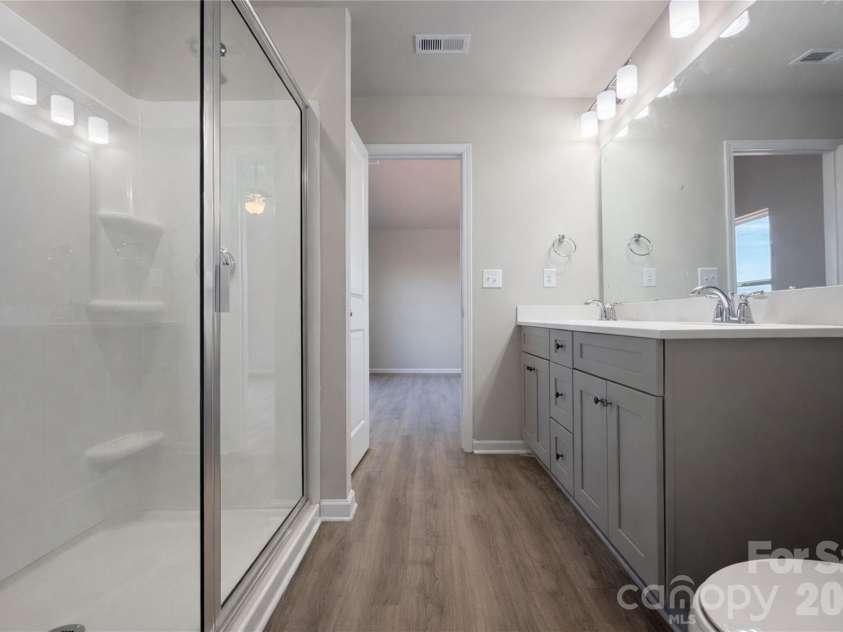 4217 Abby Jack Drive, Charlotte, NC 28216.  MLS# CAR4436881, YatesRealty ID 57896. 