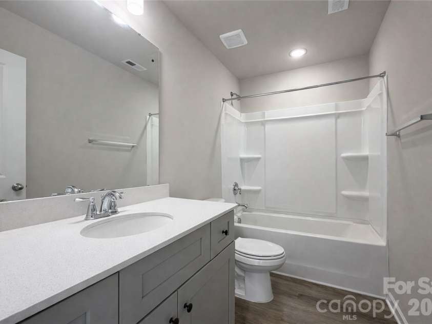 4217 Abby Jack Drive, Charlotte, NC 28216.  MLS# CAR4436881, YatesRealty ID 57896. 
