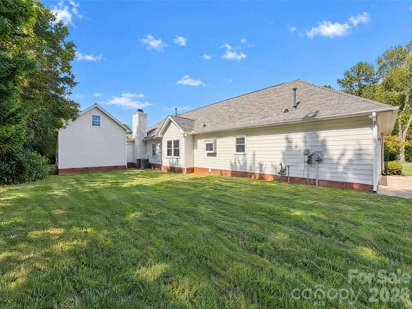 5244 Dayan Drive, Charlotte, NC 28216.  MLS# CAR4436890, YatesRealty ID 57898. 
