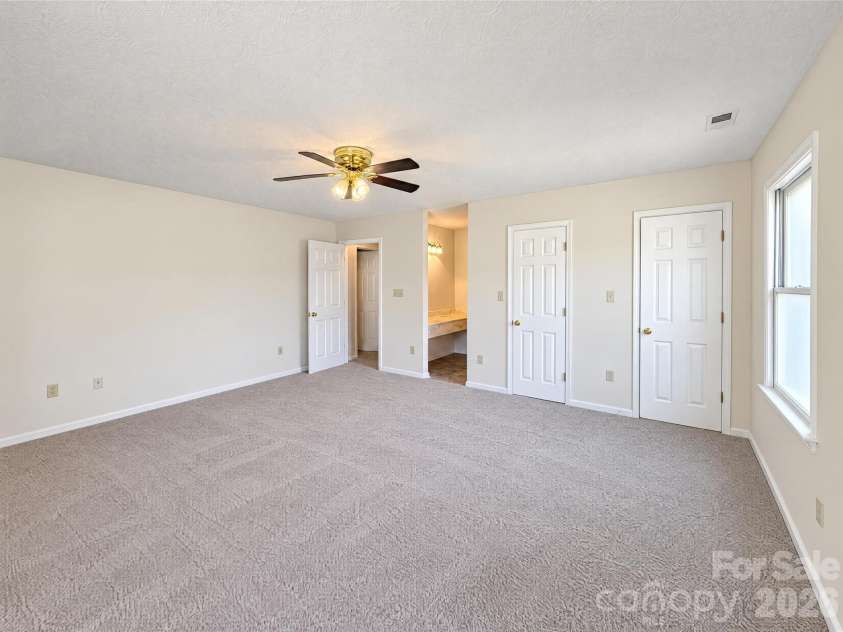 5244 Dayan Drive, Charlotte, NC 28216.  MLS# CAR4436890, YatesRealty ID 57898. 