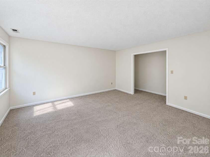 5244 Dayan Drive, Charlotte, NC 28216.  MLS# CAR4436890, YatesRealty ID 57898. 