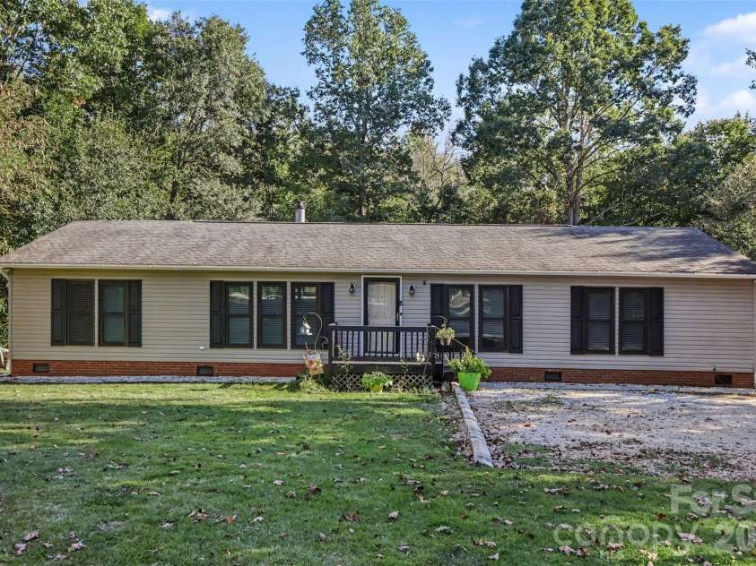 5821 Hidden Oaks Lane, Clover, SC 29710.  MLS# CAR4435769, YatesRealty ID 57899. 