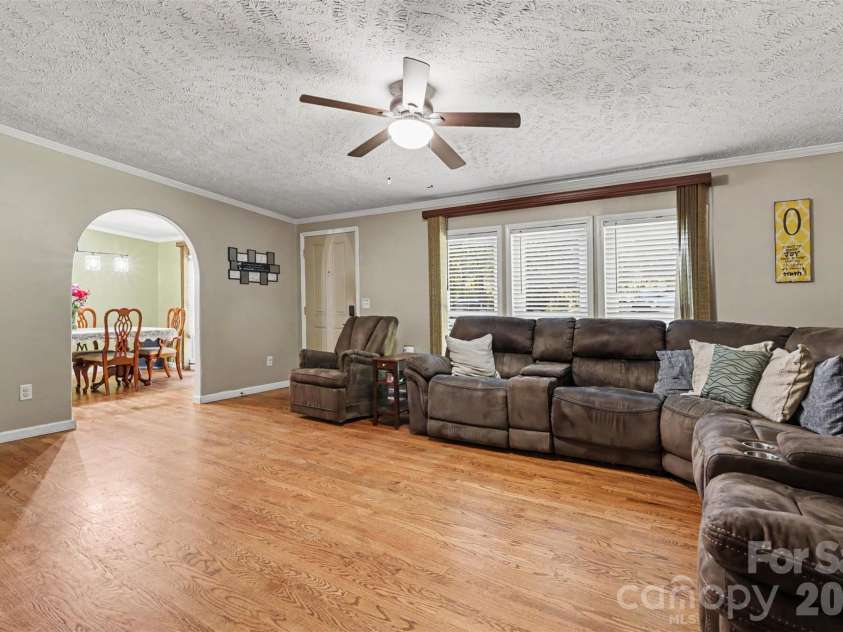 5821 Hidden Oaks Lane, Clover, SC 29710.  MLS# CAR4435769, YatesRealty ID 57899. 