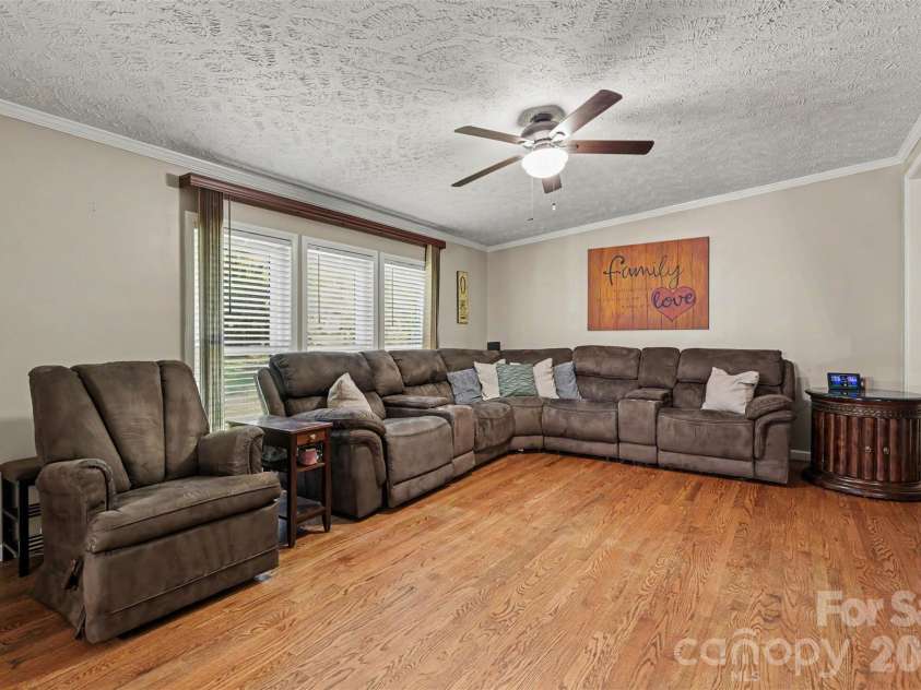 5821 Hidden Oaks Lane, Clover, SC 29710.  MLS# CAR4435769, YatesRealty ID 57899. 