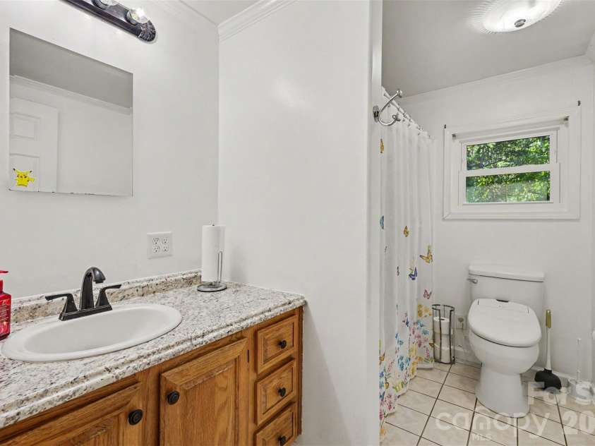 5821 Hidden Oaks Lane, Clover, SC 29710.  MLS# CAR4435769, YatesRealty ID 57899. 