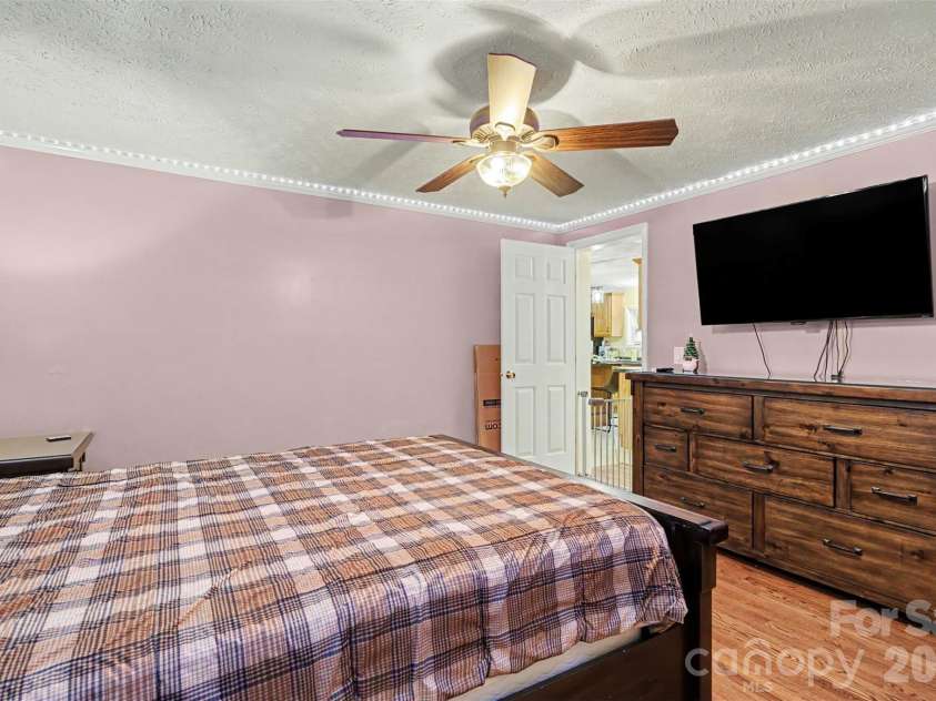 5821 Hidden Oaks Lane, Clover, SC 29710.  MLS# CAR4435769, YatesRealty ID 57899. 
