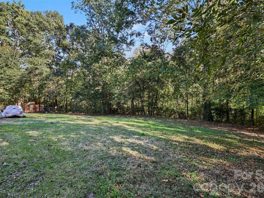 5821 Hidden Oaks Lane, Clover, SC 29710.  MLS# CAR4435769, YatesRealty ID 57899. 