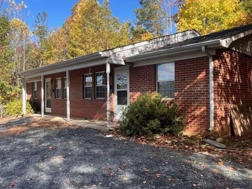 516 and 518 Peachtree Street, Asheboro, NC 27203.  MLS# CAR4300357, YatesRealty ID 579. 