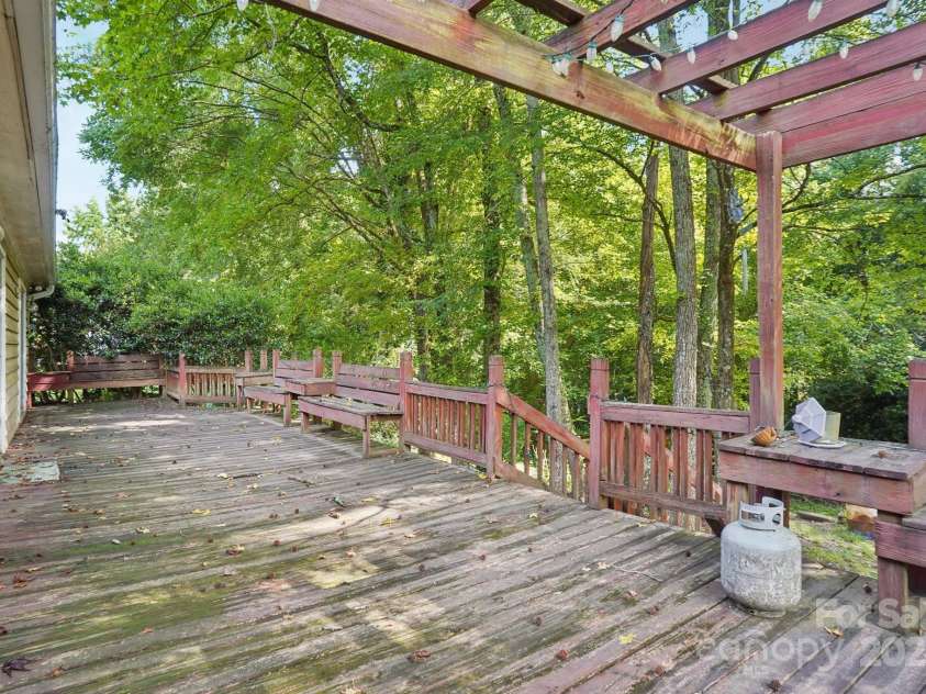 5531 Doverstone Court, Charlotte, NC 28208.  MLS# CAR4282896, YatesRealty ID 579. 