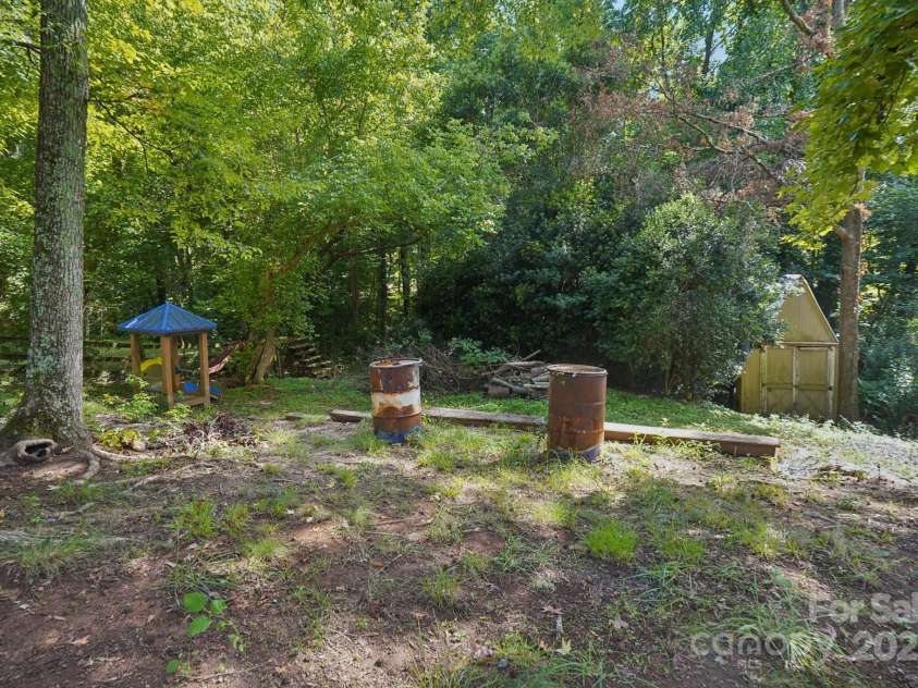 5531 Doverstone Court, Charlotte, NC 28208.  MLS# CAR4282896, YatesRealty ID 579. 