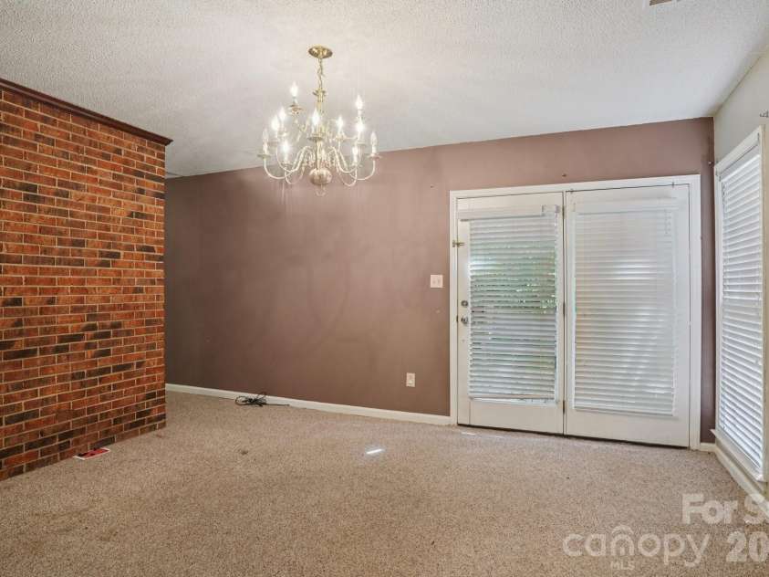 5531 Doverstone Court, Charlotte, NC 28208.  MLS# CAR4282896, YatesRealty ID 579. 