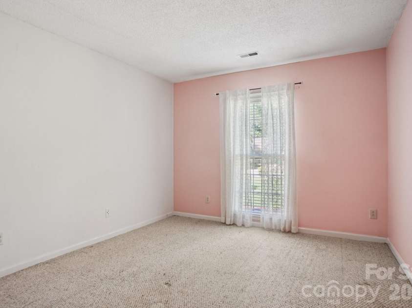 5531 Doverstone Court, Charlotte, NC 28208.  MLS# CAR4282896, YatesRealty ID 579. 