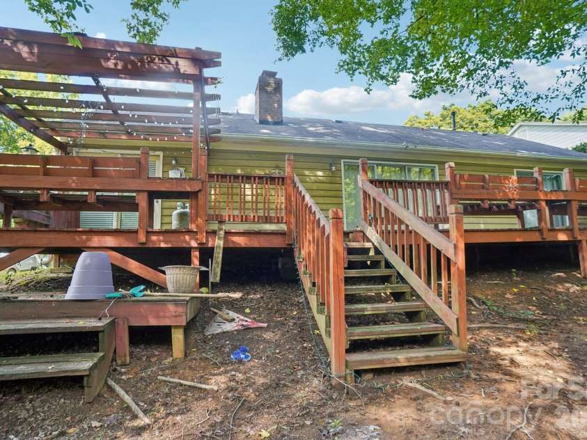 5531 Doverstone Court, Charlotte, NC 28208.  MLS# CAR4282896, YatesRealty ID 579. 