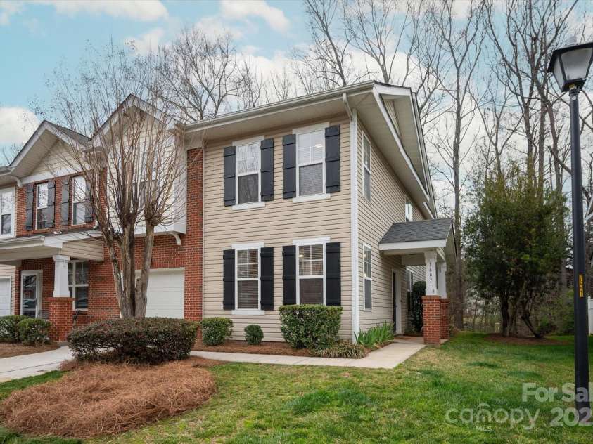 16631 Commons Creek Drive, Charlotte, NC 28277.  MLS# CAR4243159, YatesRealty ID 5790. 
