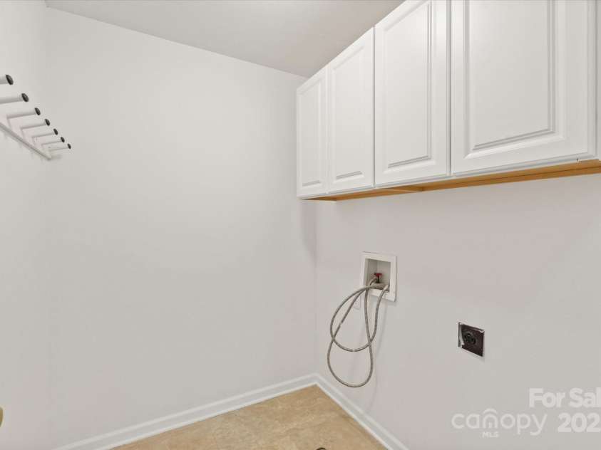 16631 Commons Creek Drive, Charlotte, NC 28277.  MLS# CAR4243159, YatesRealty ID 5790. 