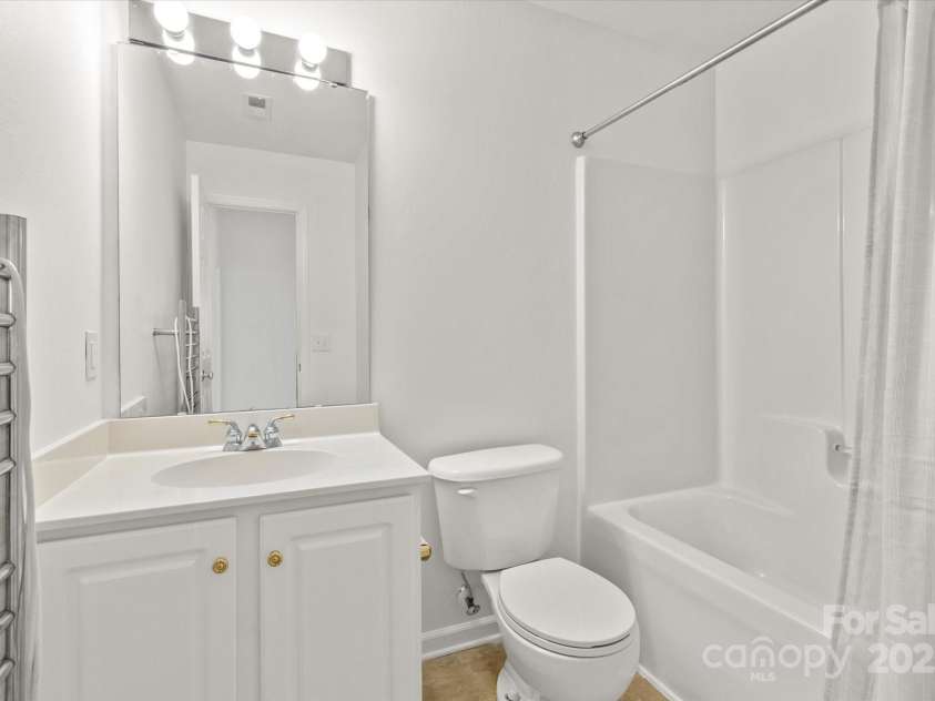16631 Commons Creek Drive, Charlotte, NC 28277.  MLS# CAR4243159, YatesRealty ID 5790. 