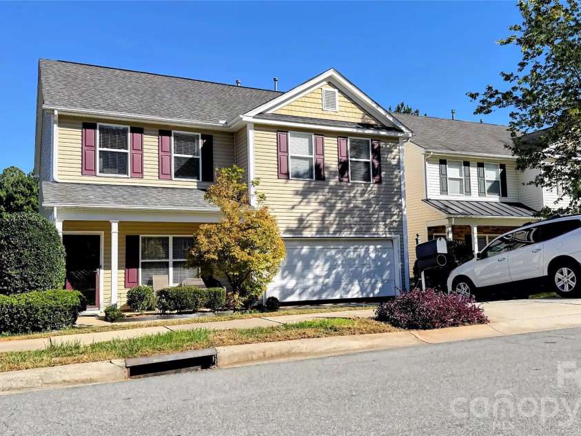 8428 Glaze Court, Charlotte, NC 28269.  MLS# CAR4436551, YatesRealty ID 57900. 