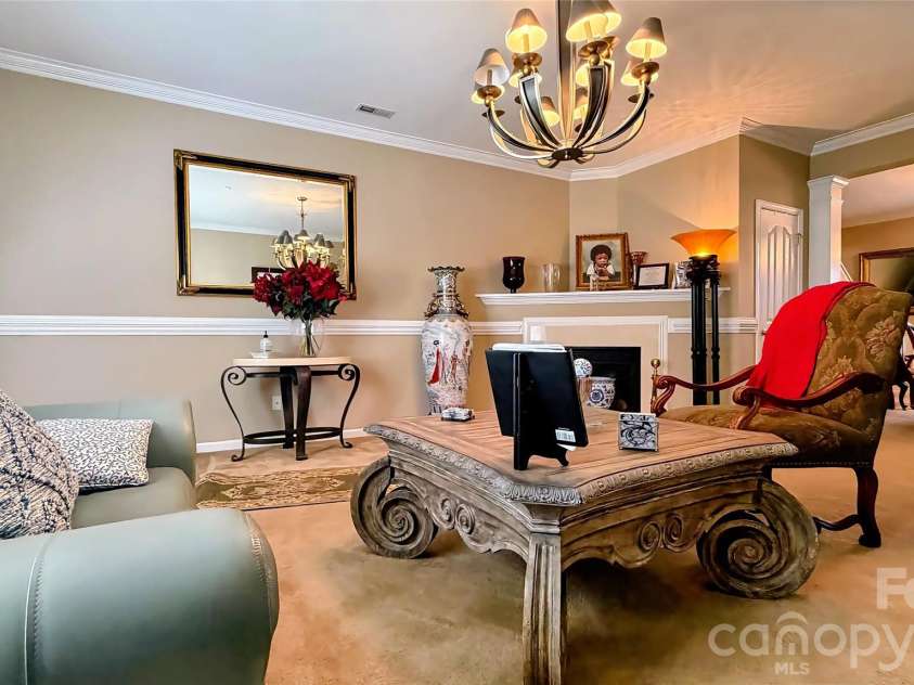 8428 Glaze Court, Charlotte, NC 28269.  MLS# CAR4436551, YatesRealty ID 57900. 