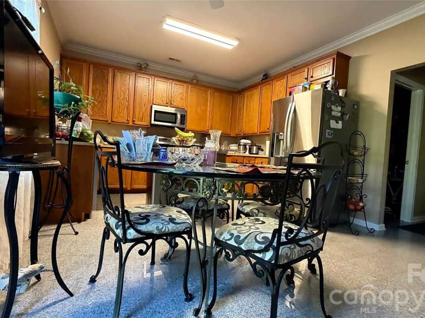8428 Glaze Court, Charlotte, NC 28269.  MLS# CAR4436551, YatesRealty ID 57900. 