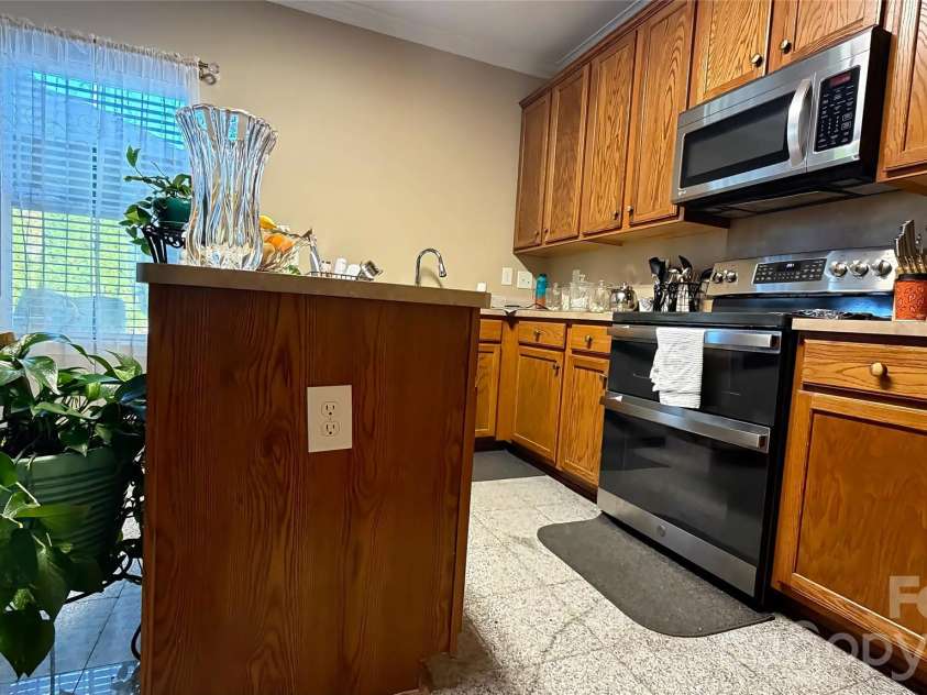 8428 Glaze Court, Charlotte, NC 28269.  MLS# CAR4436551, YatesRealty ID 57900. 