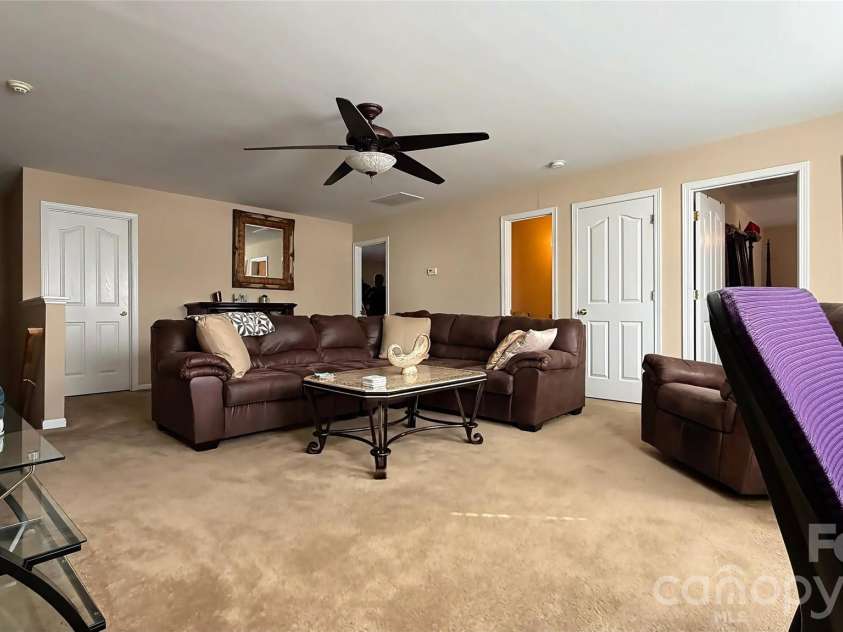 8428 Glaze Court, Charlotte, NC 28269.  MLS# CAR4436551, YatesRealty ID 57900. 