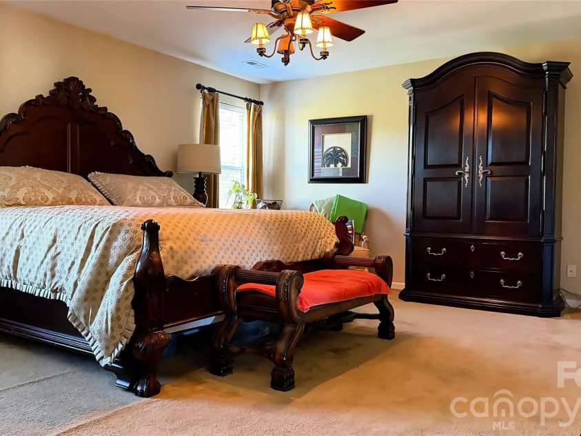 8428 Glaze Court, Charlotte, NC 28269.  MLS# CAR4436551, YatesRealty ID 57900. 