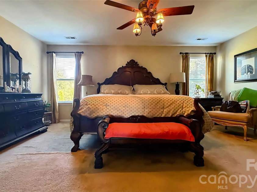 8428 Glaze Court, Charlotte, NC 28269.  MLS# CAR4436551, YatesRealty ID 57900. 