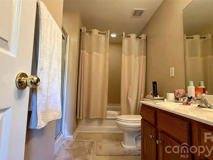 8428 Glaze Court, Charlotte, NC 28269.  MLS# CAR4436551, YatesRealty ID 57900. 