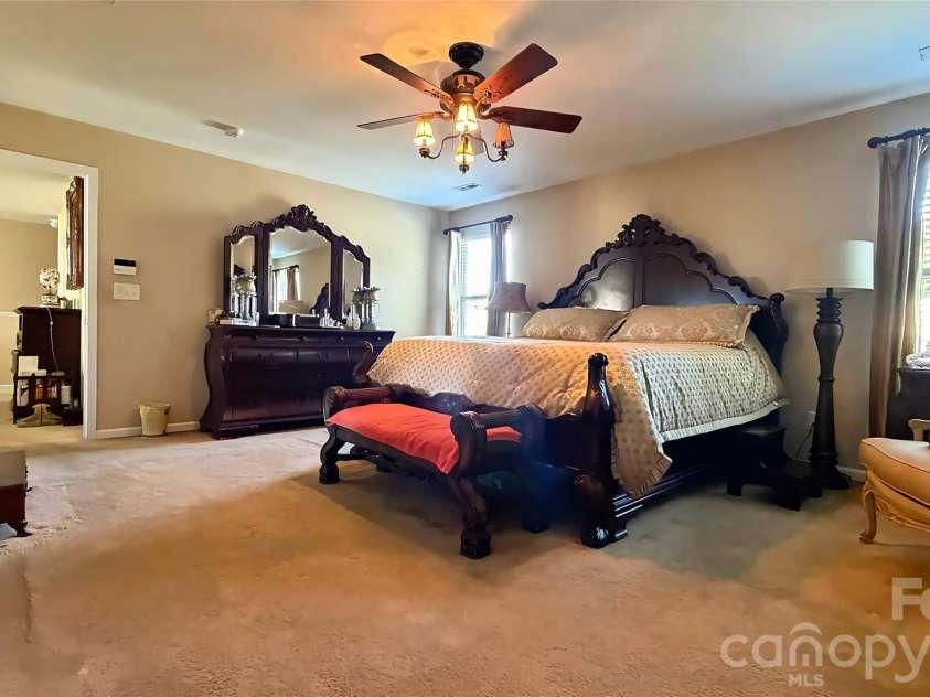 8428 Glaze Court, Charlotte, NC 28269.  MLS# CAR4436551, YatesRealty ID 57900. 